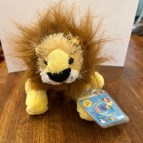 Webkinz Lil Kinz Lion w/ UNUSED CODE + 2 other unused codes - Picture 3 of 7